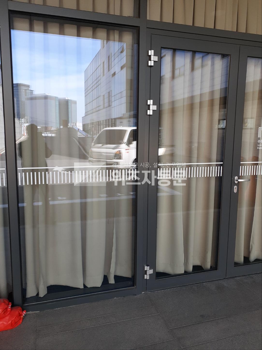 235149625_gcTnIANJ_4891ee66df2f7f9070afeaf5138160b268214b4e.jpg 이미지크게보기