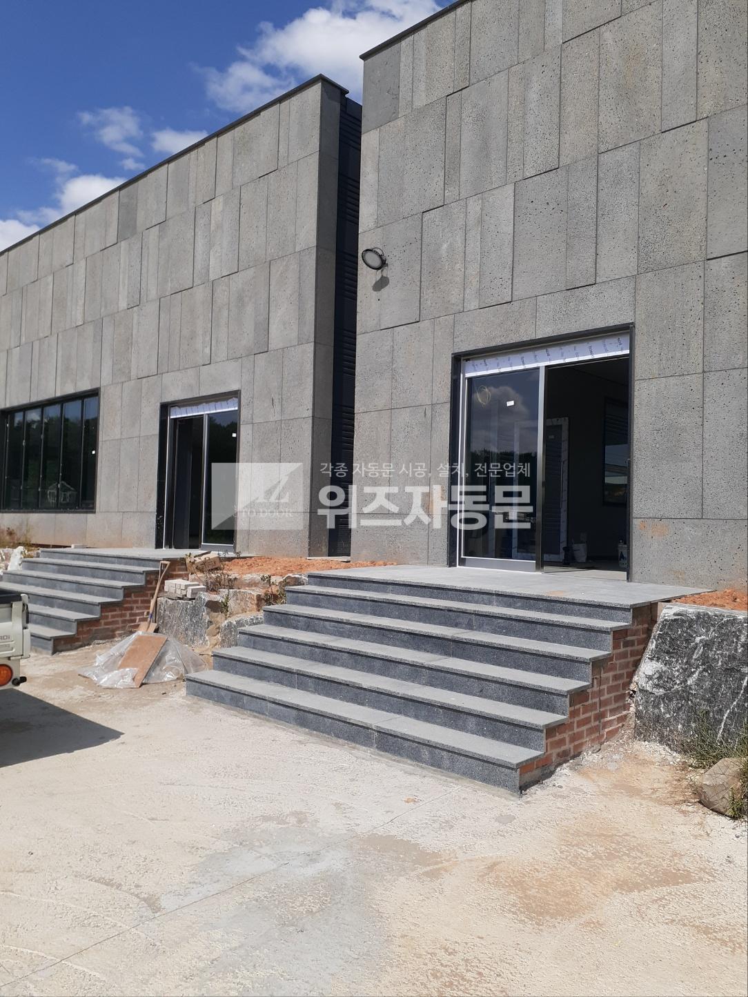 235149625_kth2roJP_d1f630e90e35b5f4f4158038afe95d58d6ee5607.jpg 이미지크게보기