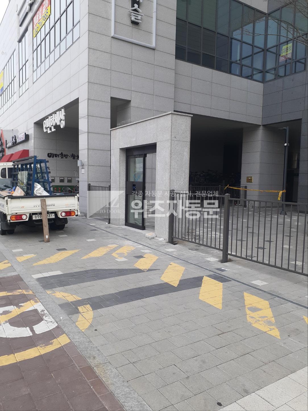 235149625_oA7dfGkI_54bbd4b5f11f81d3b58cdc78f94ab9fdc208444b.jpg 이미지크게보기